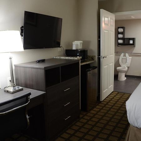 Baymont By Wyndham Clarksville Exterior photo