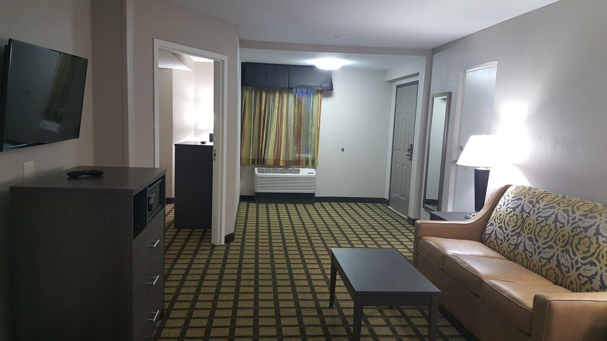 Baymont By Wyndham Clarksville Exterior photo