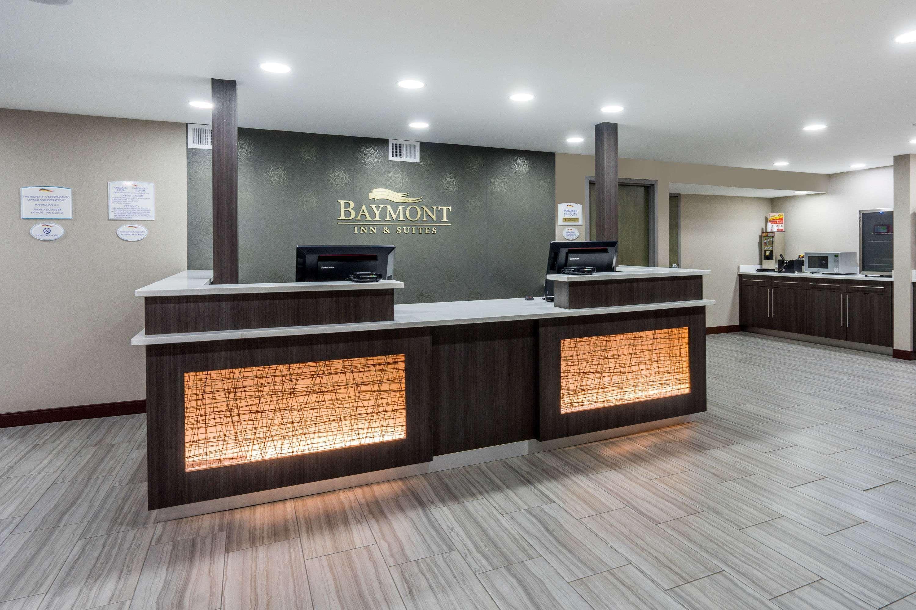 Baymont By Wyndham Clarksville Exterior photo