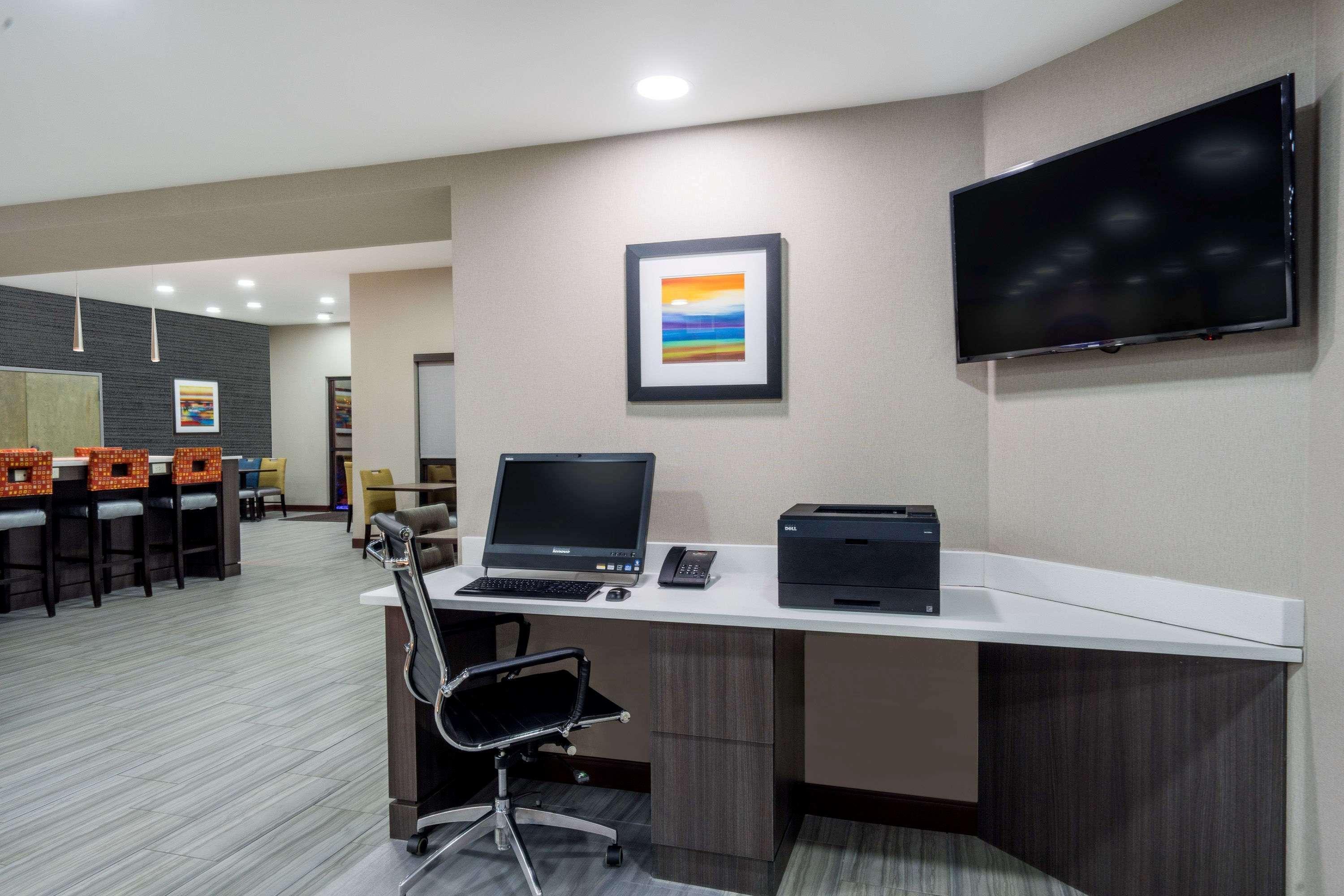 Baymont By Wyndham Clarksville Exterior photo