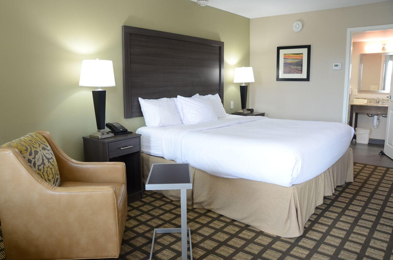Baymont By Wyndham Clarksville Exterior photo